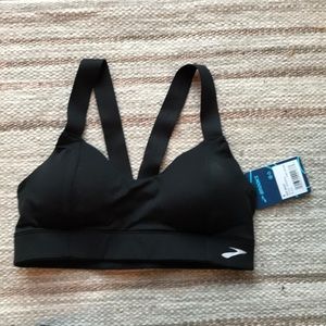 Brooks sports bra with removable pads NWT